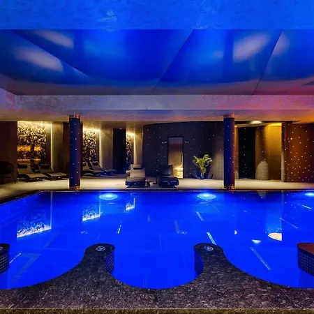 Victoria 4*